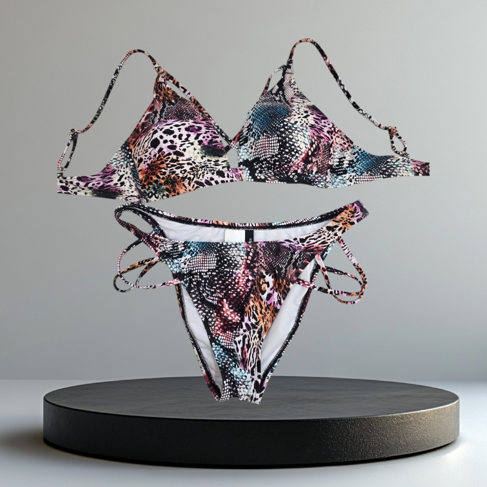 NWOT Kenneth Cole New York Padded Multicolor Women's Swimwear Set